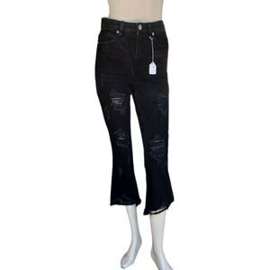 654040....MO&CO Crop Jeans Size 26 " Waist